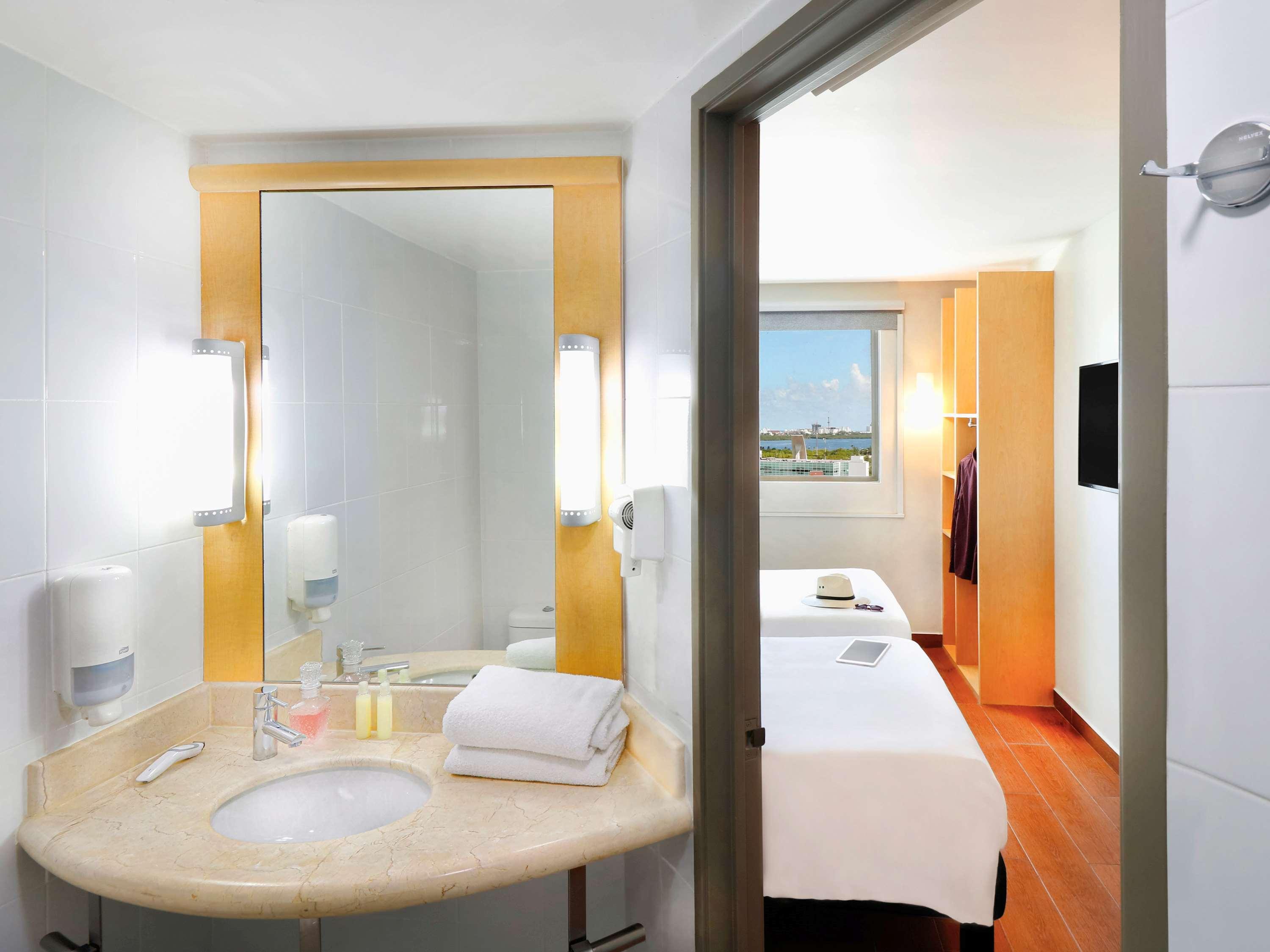 Ibis Cancun Centro Eksteriør bilde
