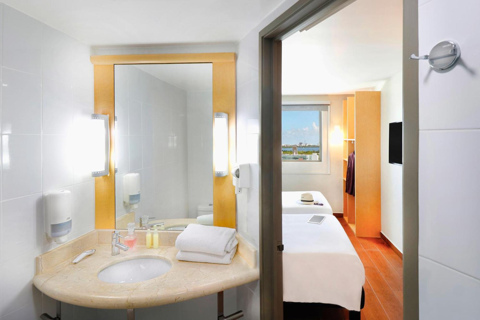 Ibis Cancun Centro Eksteriør bilde